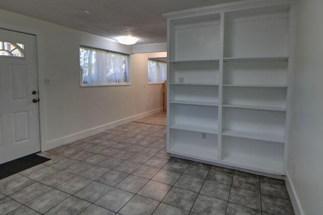Photo - Basement Apartment Near Springville Canyon