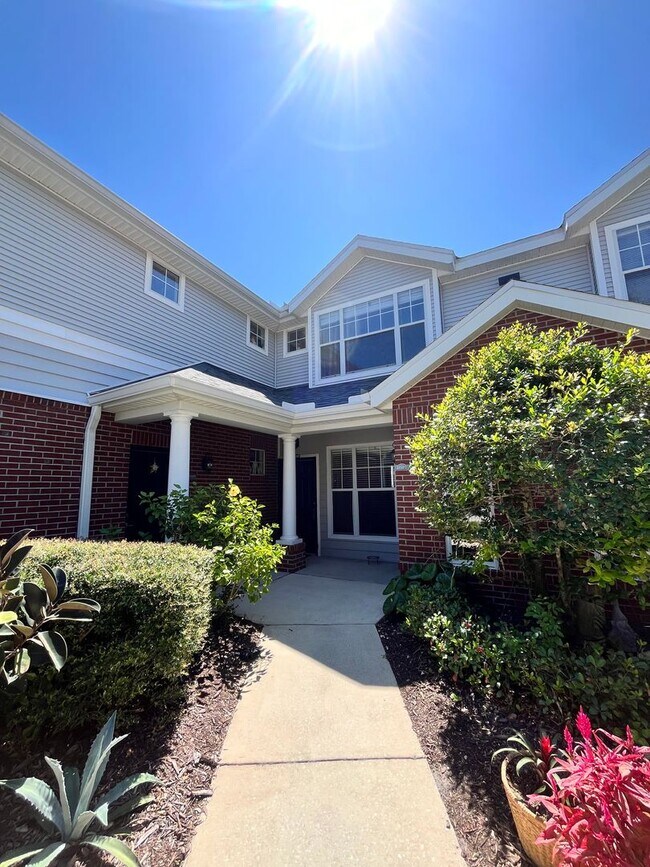 Building Photo - Exceptional Home Clean Unit 21207