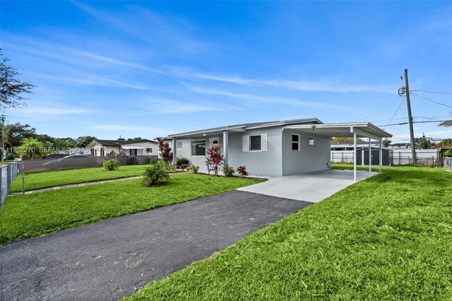 Photo - 13710 Harrison St