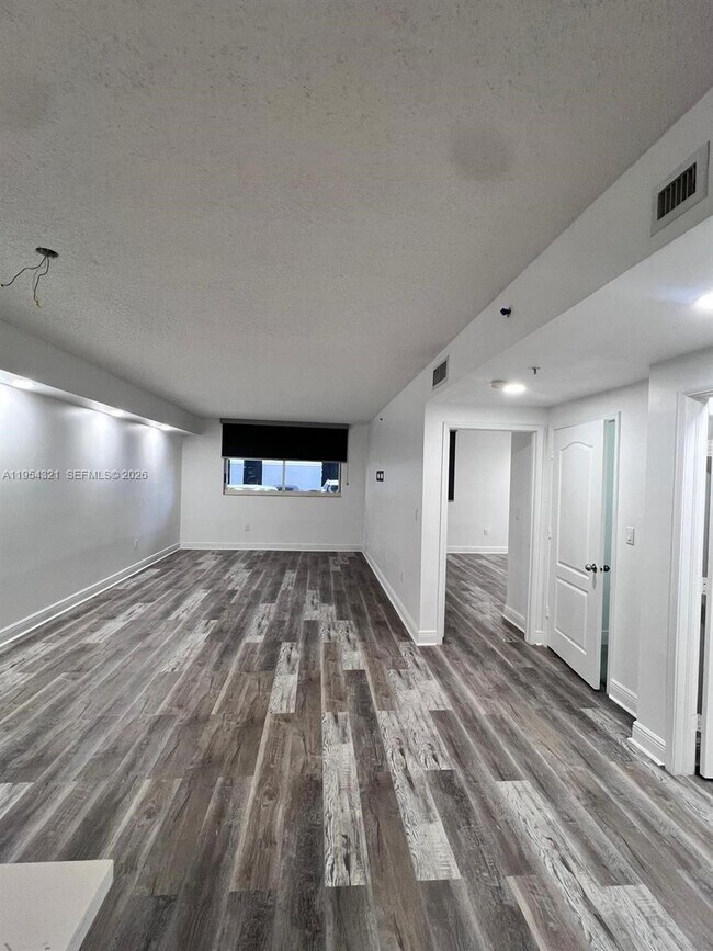 Photo - 5091 NW 7th St Unidad 109