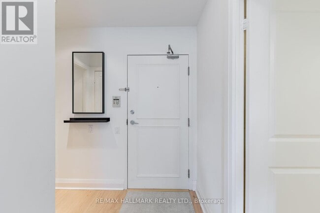 Photo - 20 Scrivener Square Unit 502