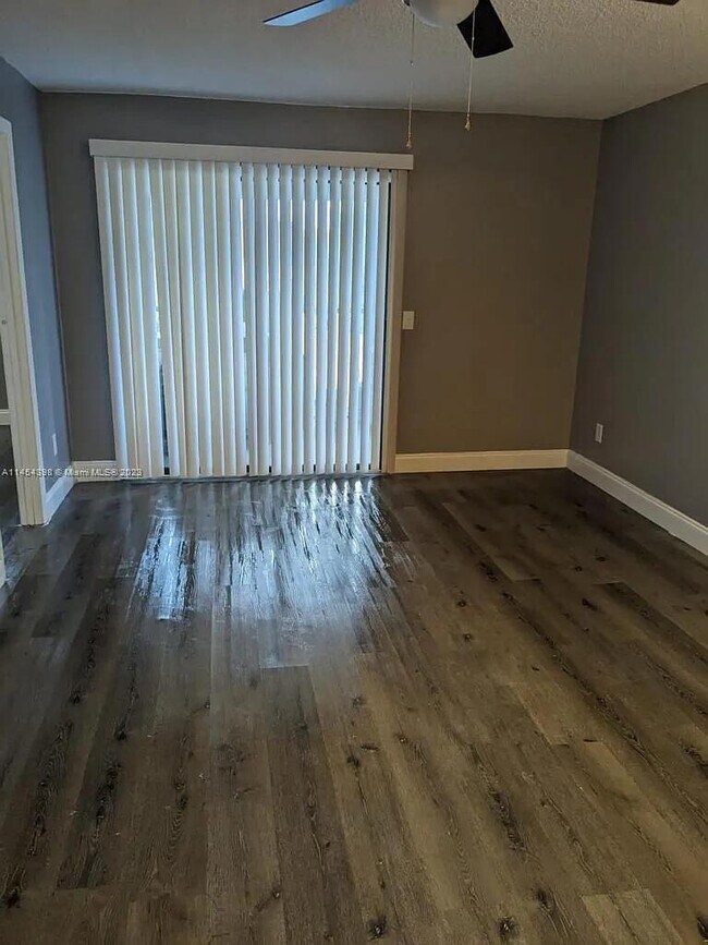 Photo - 617 Ixoria Ave Unit 2a