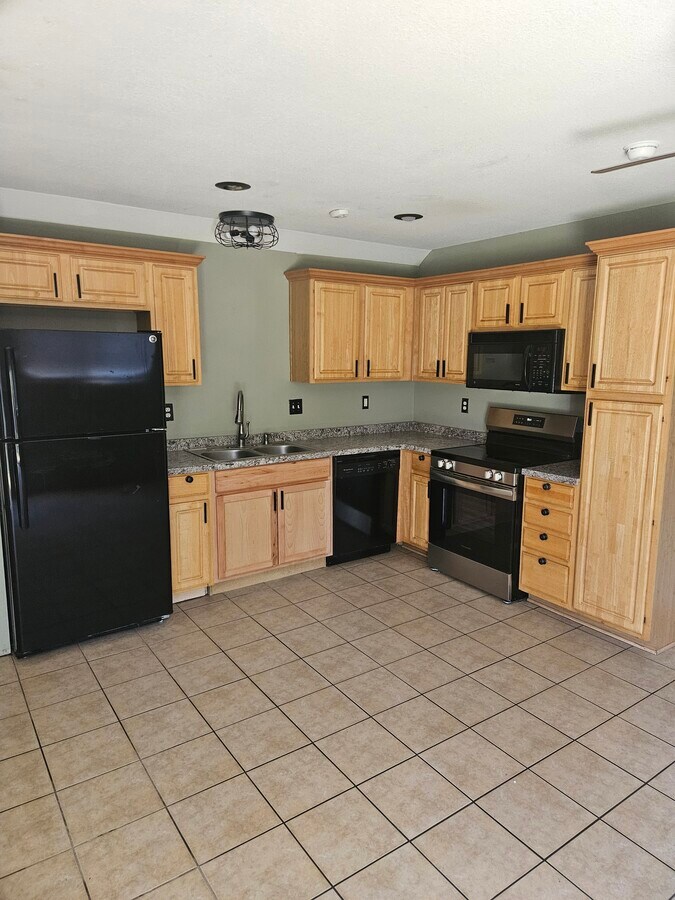 Photo - 7601 E 95th Ter