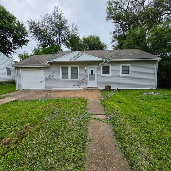 Photo - Beautiful 3 bedrooms and 1 bath home located on N 82nd St in Kansas City, KS