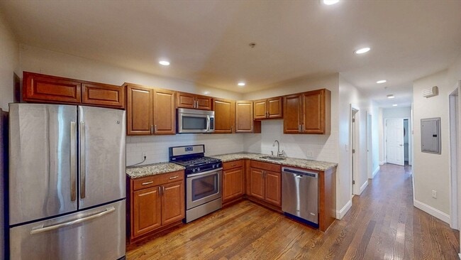 Building Photo - 180 Dorchester St Unit 1 Rental