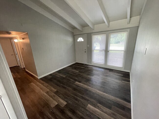 Photo - 2810 Grants Pkwy