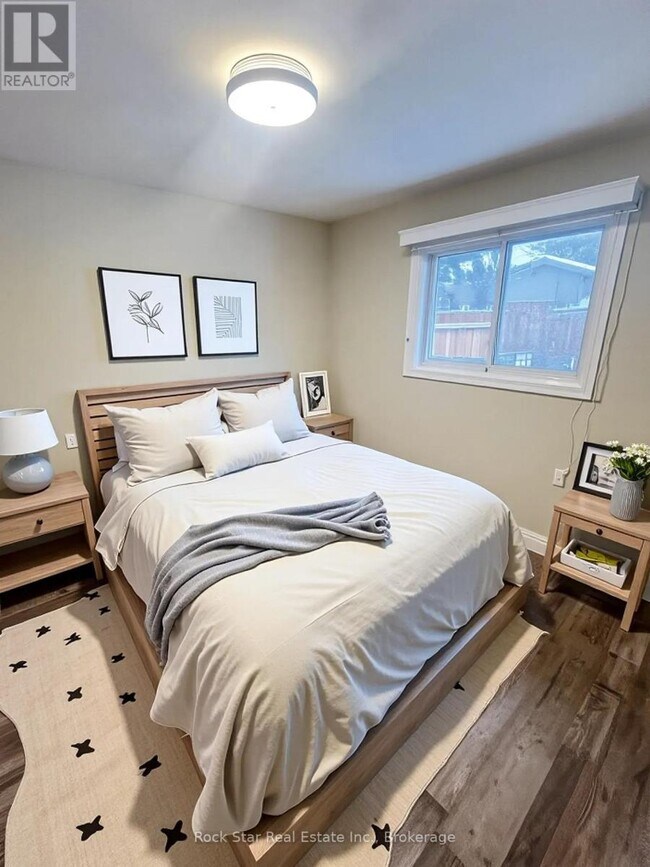 Photo - 130 W 34th St