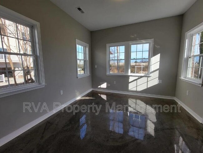 Photo - 1270 W Moore St