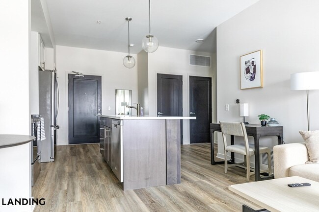 Photo - 409 Oak St Unidad 413