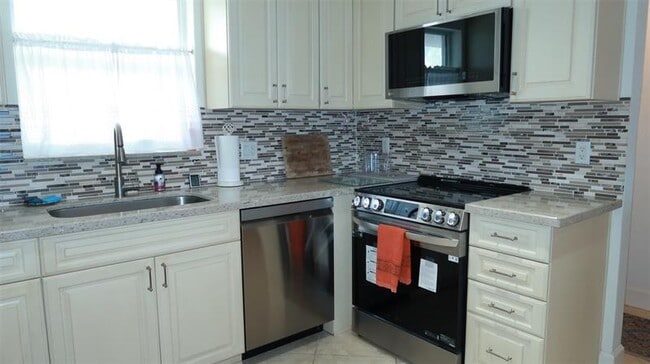 Photo - 1051 Hillsboro Mile Unit 906E