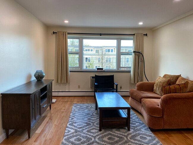 Building Photo - 269 Harvard St Unit 24 Rental
