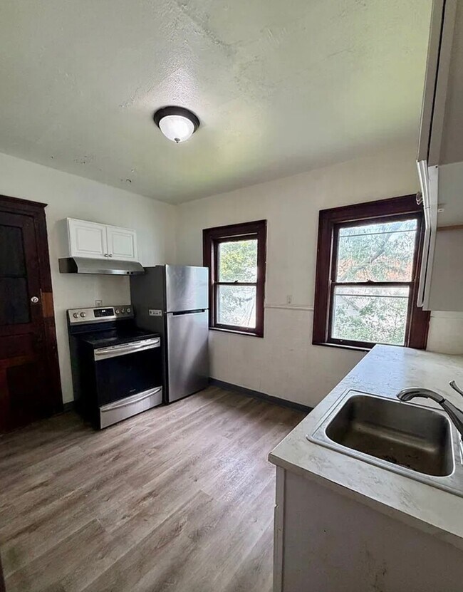 352 Auburn Ave Unidad 2
