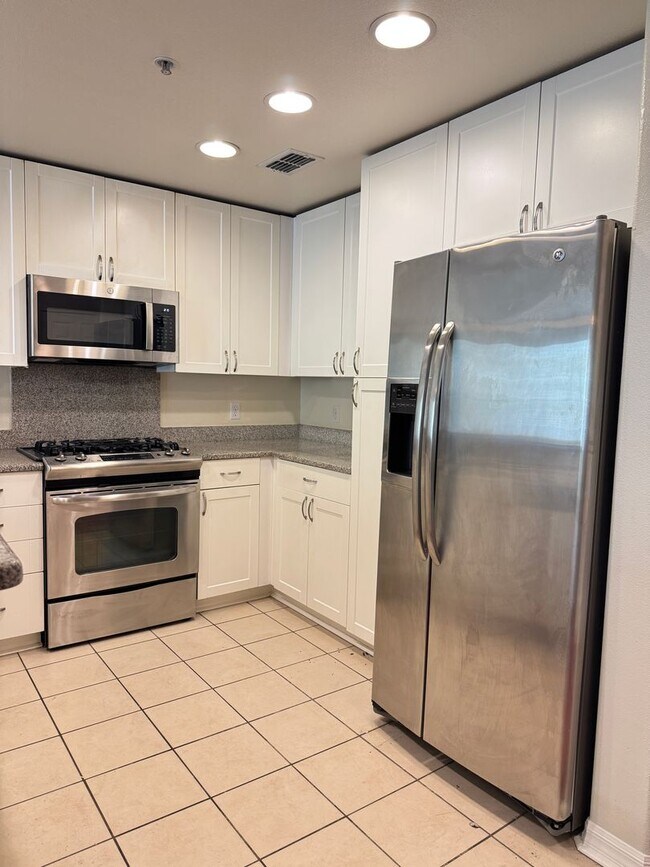 Photo - Large Santa Clara 1 Bedroom Condo in River...