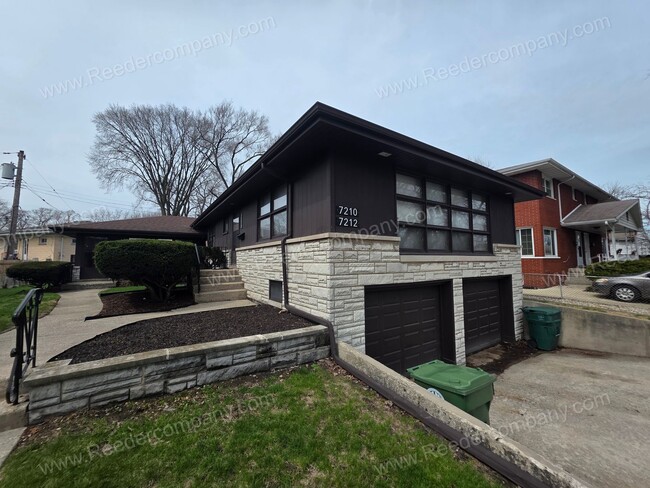 Photo - Spacious and updated 2 bedroom 1 bathroom Duplex