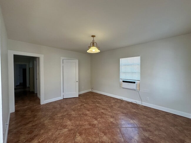 Photo - Downtown Bungalow, Pet Friendly, Large Yard