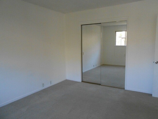 Photo - Clubhouse! Pool! Coutyard!