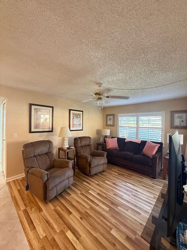 6120 Whiskey Creek Dr