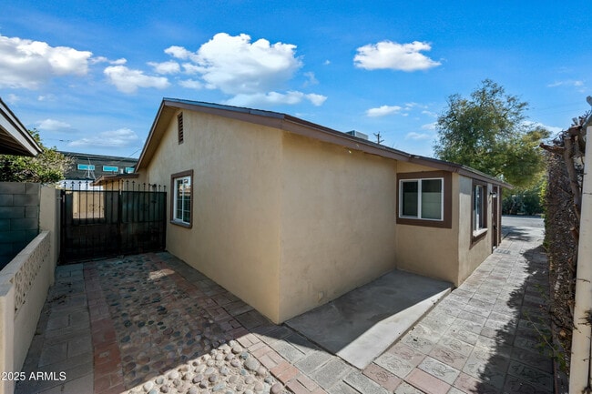 Photo - 2601 N 51st St