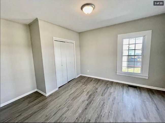 Photo - 721 E Morehead St