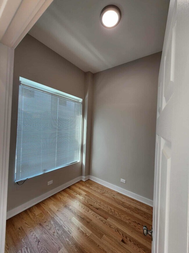 Photo - 6321 S Eberhart Ave Unidad 2