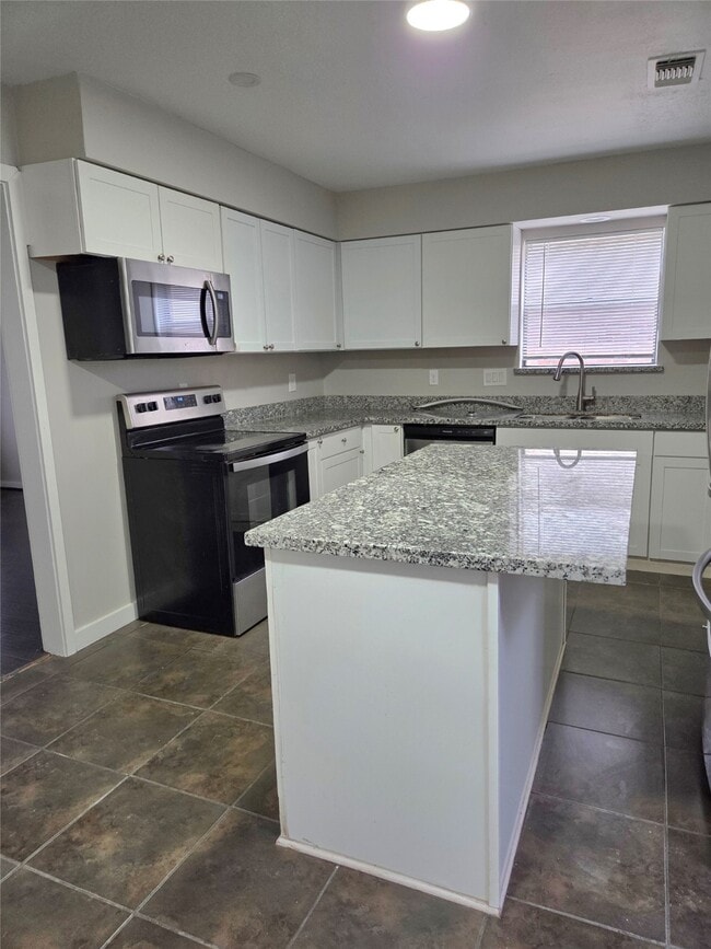 Photo - 9115 Woodleigh Dr