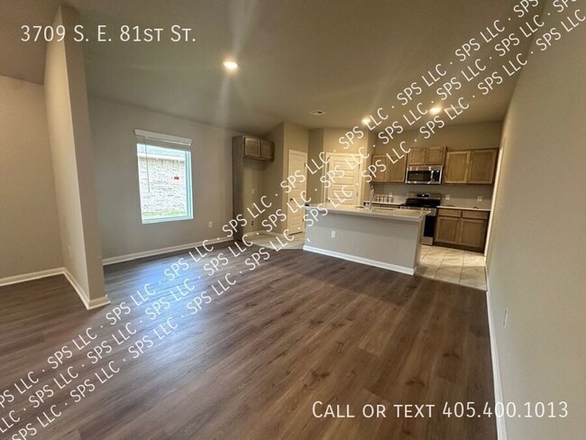 3709 SE 81st St