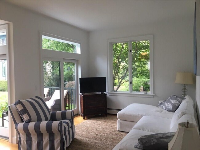 Photo - 158 Narragansett Avenue UNIT 1-C C