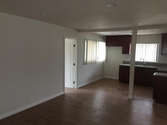 Photo - 465 Marengo N Ave