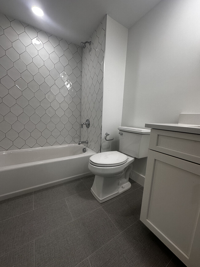 Photo - 425 Border Street