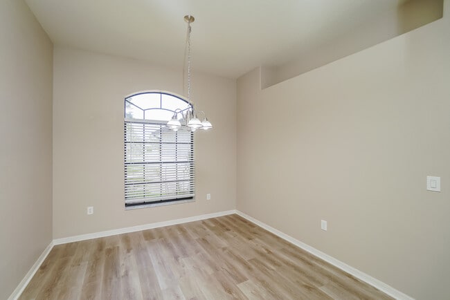 Photo - 6034 Beechwood Dr