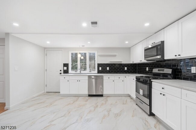 Photo - 567 Eagle Rock Ave