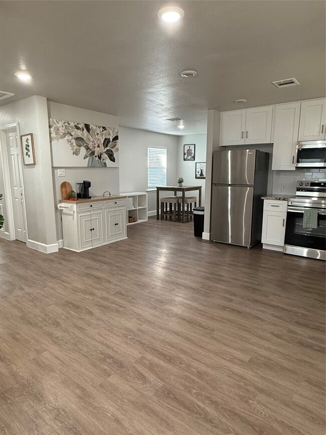 Photo - 3610 Newton Dr