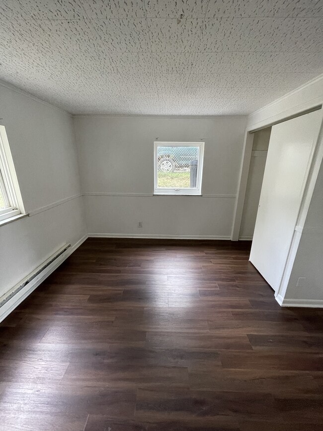 Photo - 3085 Grace St