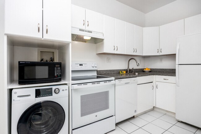 Don Carlos Apartments