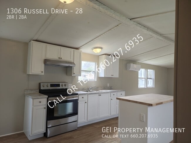 Photo - 1306 Russell Dr