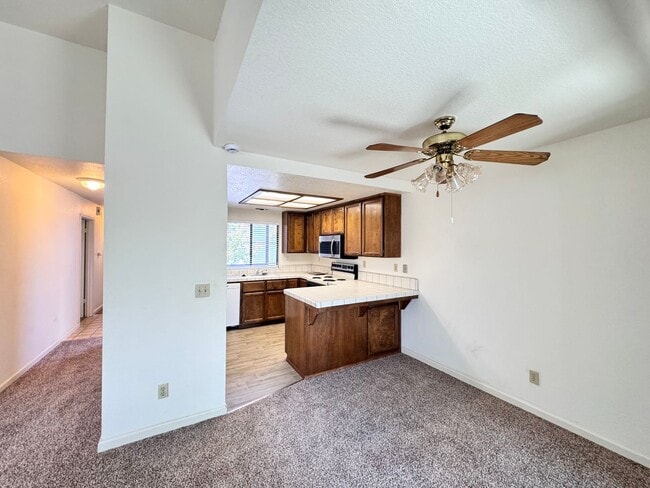Photo - Cozy upstairs Condo in Auburn. Pets welcome!!