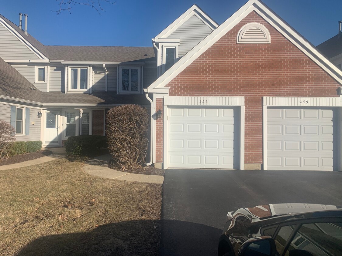 Photo - 257 Doral Ct (Elk Grove Village, IL)