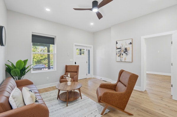 Photo - 571 Hale Ave