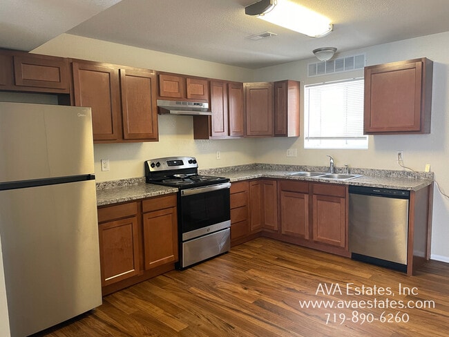 Building Photo - 743 E Laporte Dr Rental