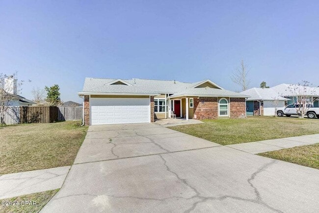 Building Photo - ** Brick Home in great neighborhood close to TAFB