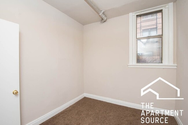 Photo - 1371 W Estes Ave Unit 1371 West Estes Ave