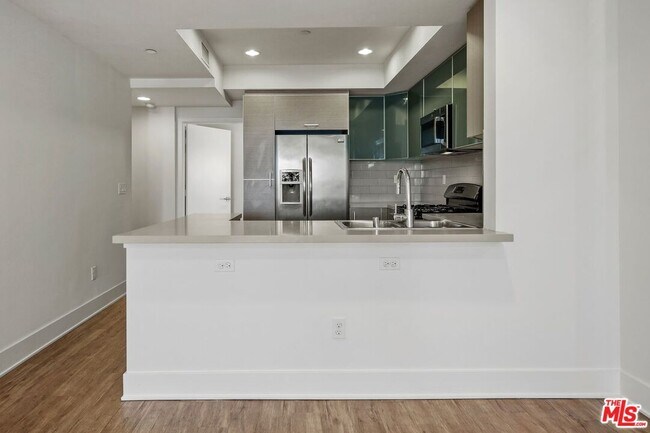 Photo - 11818 Dorothy St Unit ph2