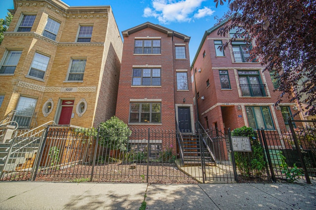 Building Photo - 1033 N Mozart St Unit 02 Rental