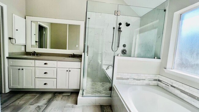 Photo - 1905 Grand Willow Ln