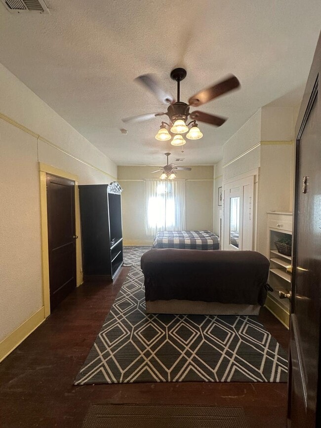 Photo - 517 Sullivan St Unit 3