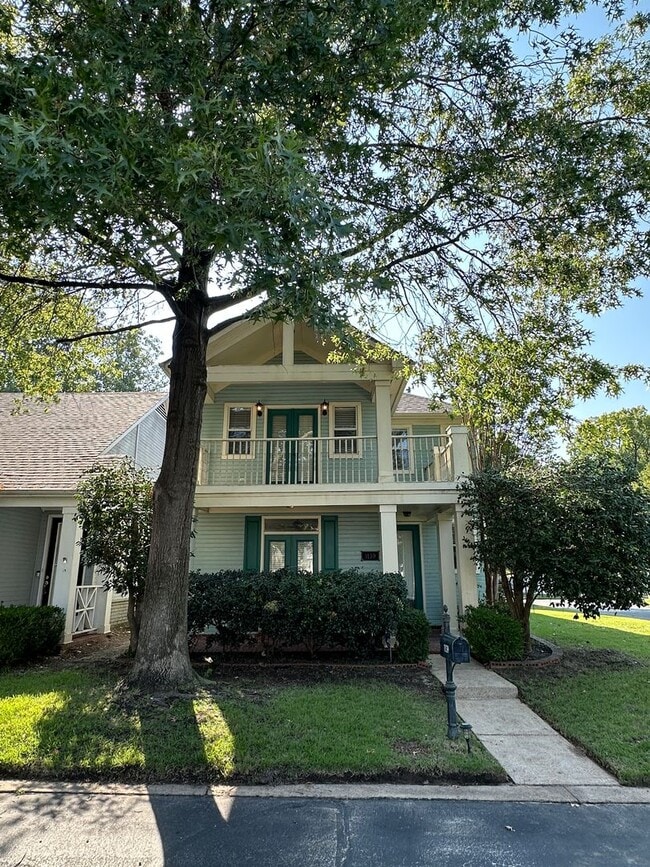 Building Photo - Beautiful 3br/2.5ba home in Harbor Town! B...