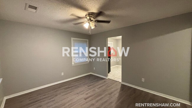 Photo - 893 Pearce St