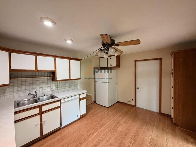 Photo - 7726 Durbin St