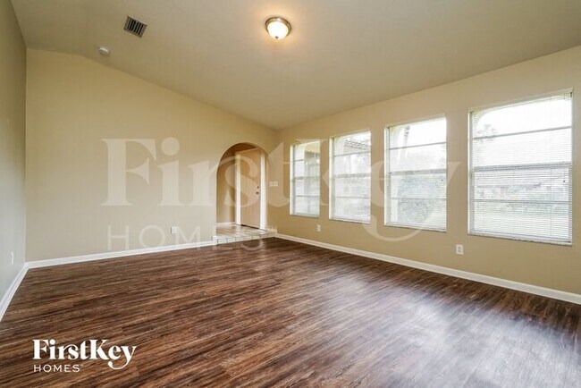 Photo - 302 Edward Ave