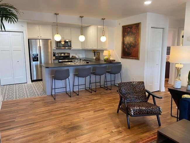 Photo - 922 Maple Ave